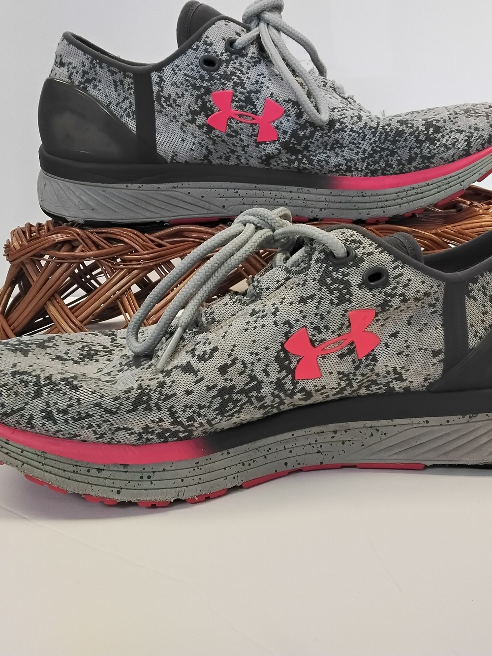 Under Armour Bandit 3 Women's S/8.5 Gray & Pink Running Shoes